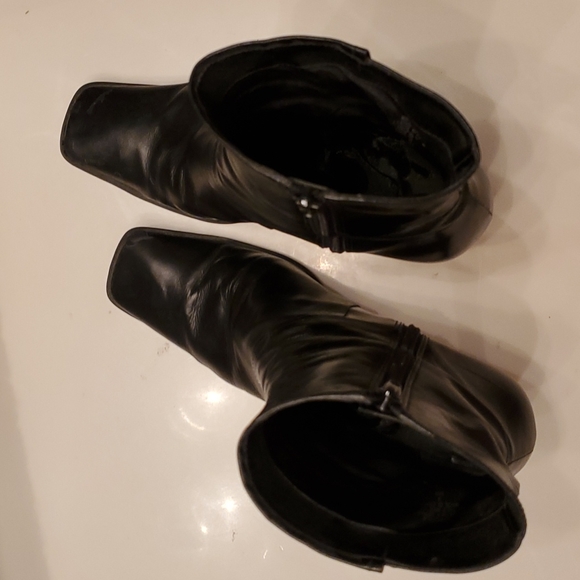 Nine West urban heeled booties - Picture 2 of 9